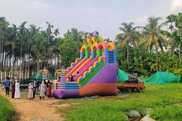 kids-bouncing
